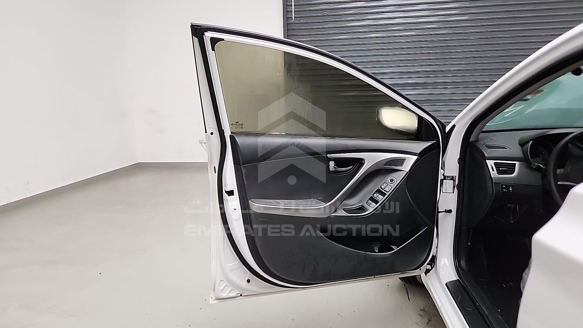 2014 HYUNDAI ELANTRA VIN: KMHDG41C8EU924159