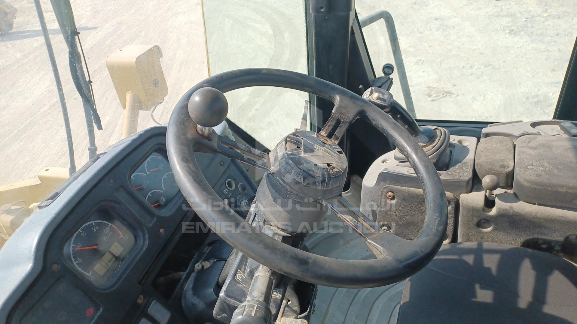 2007 CATERPILLAR --- VIN: CAT0950HHN1A00988