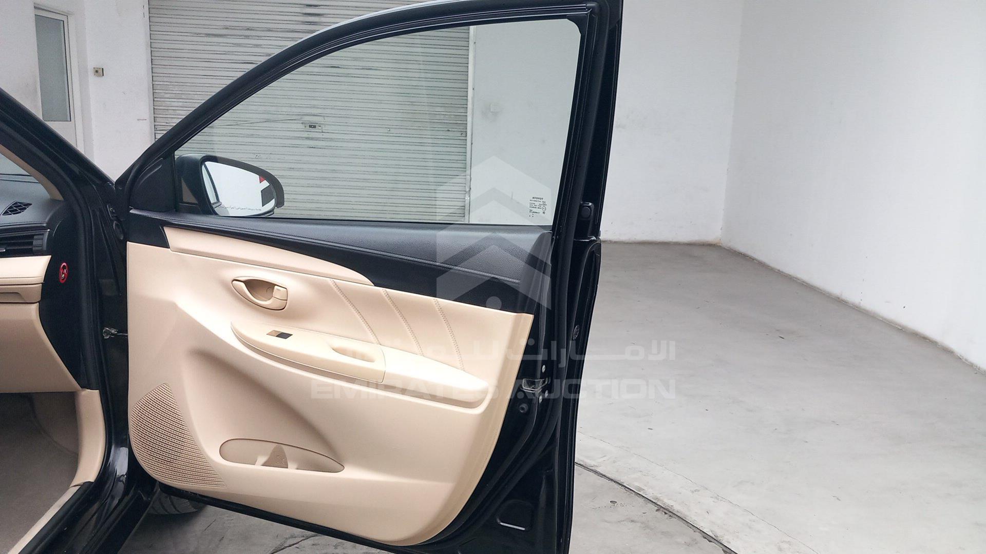 2015 TOYOTA YARIS VIN: MHFBT9F33F6038516