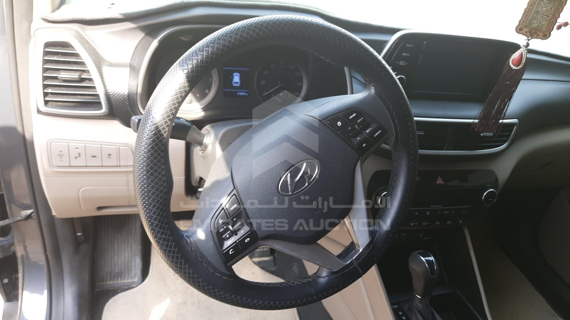 2019 HYUNDAI TUCSON VIN: KM8J33AL1KU963048