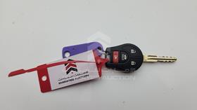 2014 Nissan Sunny — Keys — Photo 4 — Thumbnail