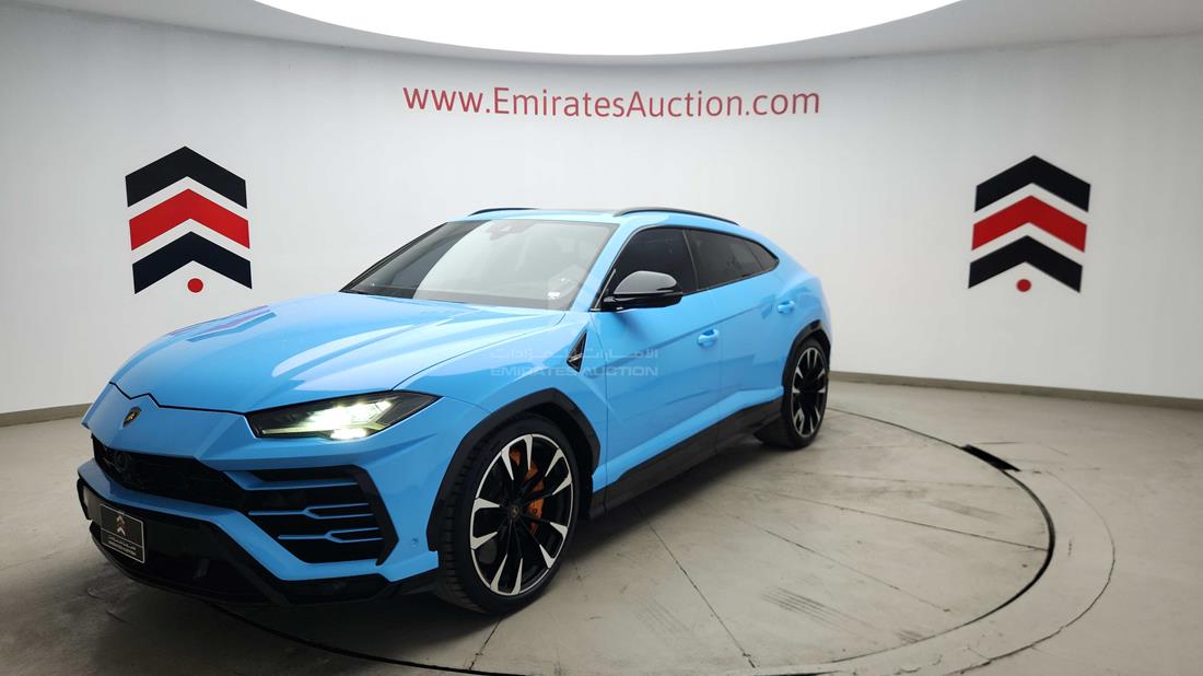 2021 Lamborghini Urus — Front Left Angle — Photo 8