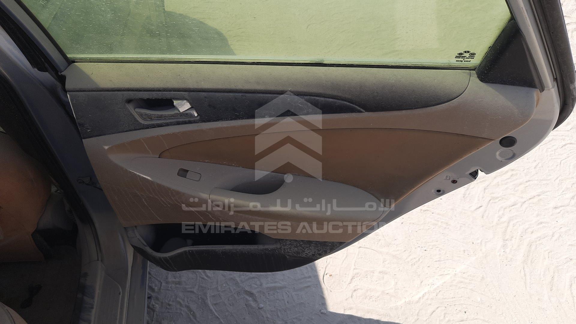 2011 HYUNDAI SONATA VIN: 5NPEB4AC4BH136010