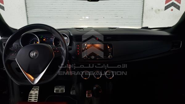 Alfa Romeo Gilulietta 2018 ZARCABC48J7488682 Image 8