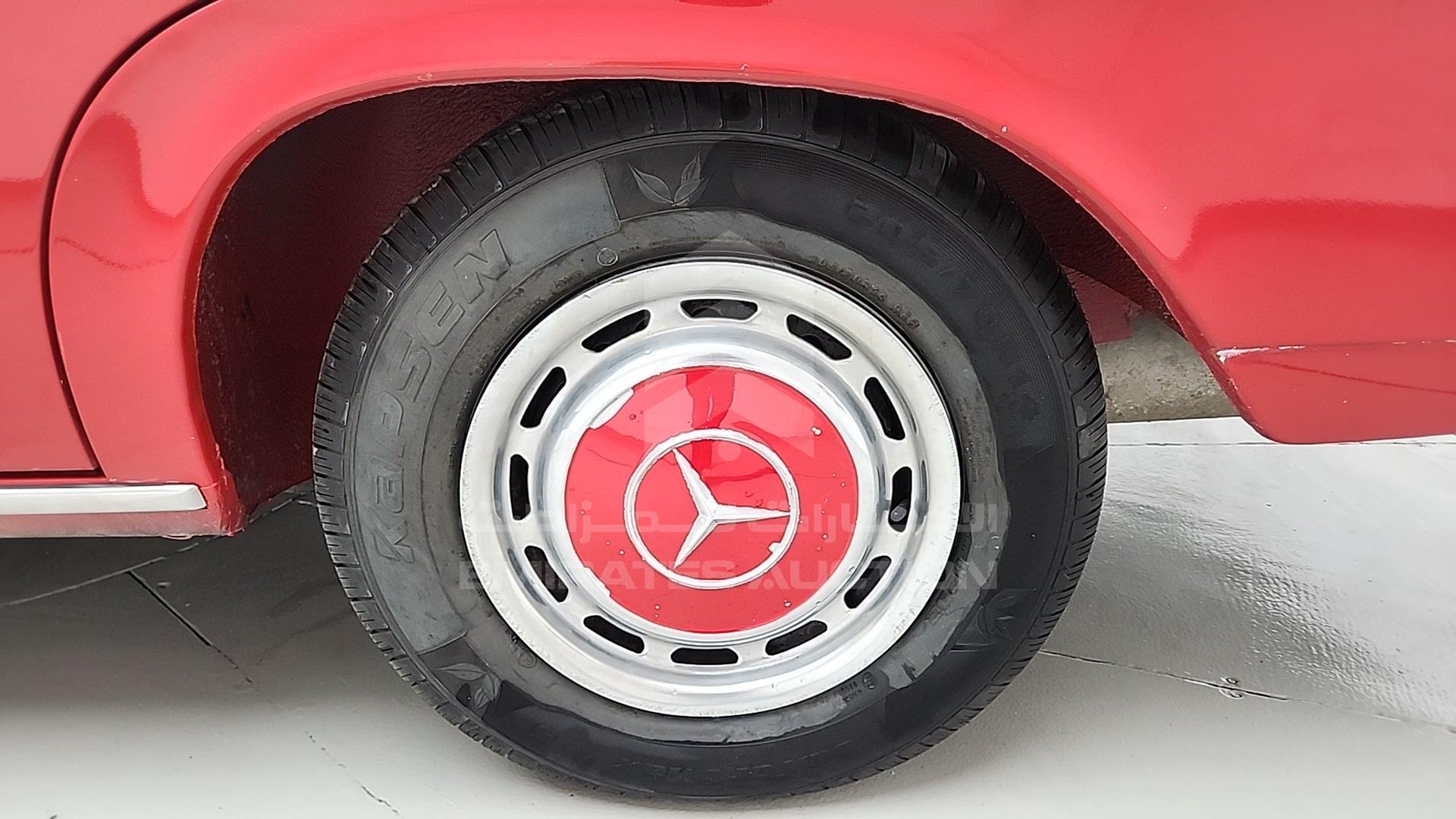 1975 MERCEDES 280 VIN: 11406012115799