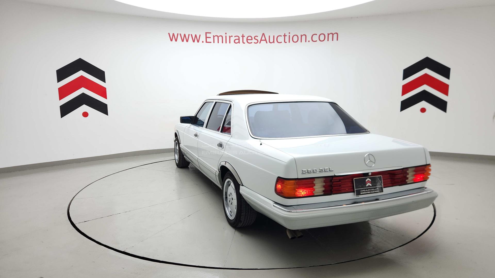 1990 MERCEDES SEL 560 VIN: WDBCA39E7LA537035