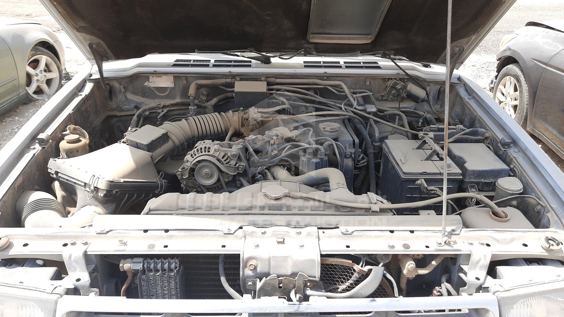 2000 MITSUBISHI PAJERO VIN: JMY0RV230YJ704792