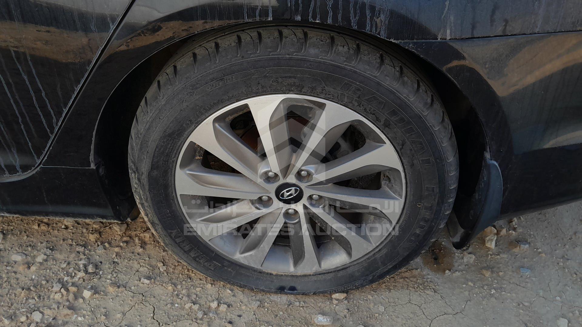 2015 HYUNDAI SONATA VIN: KMHEB41C2FA641276