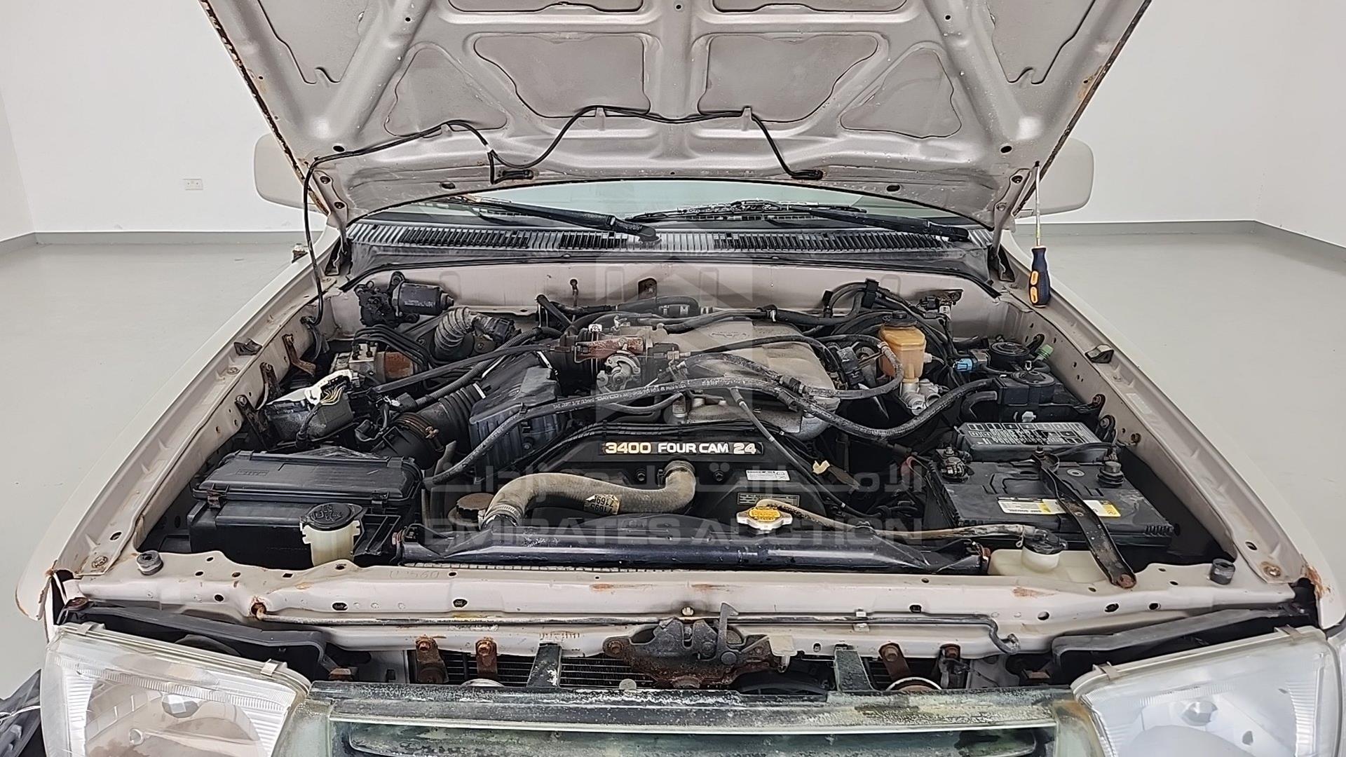 2000 TOYOTA 4 RUNNER VIN: JT3HN86R4Y0322987
