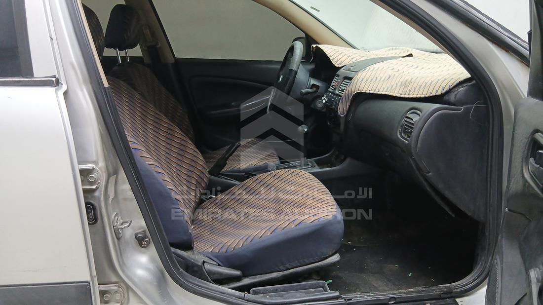 نيسان صني 2006 — زاوية الراكب الأمامي للمقعد — صورة 26