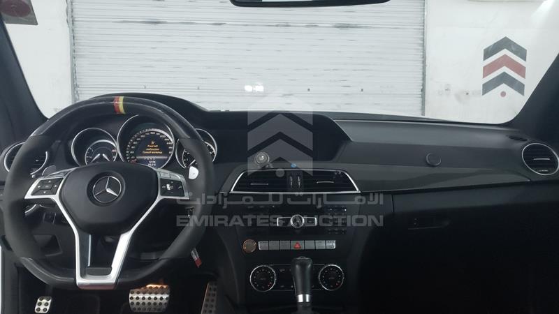 WDDGJ7HB7DG056594 Auction: EmiratesAuction Lot: 428637 WDDGJ7HB7DG056594 Mercedes C 63 AMG 2013 WHITE Photo 17