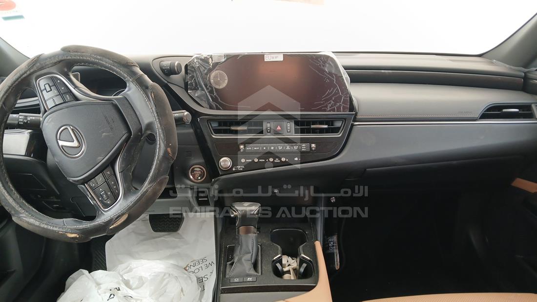 2023 Lexus ES 300 H Premier — Full Dashboard View — Photo 15