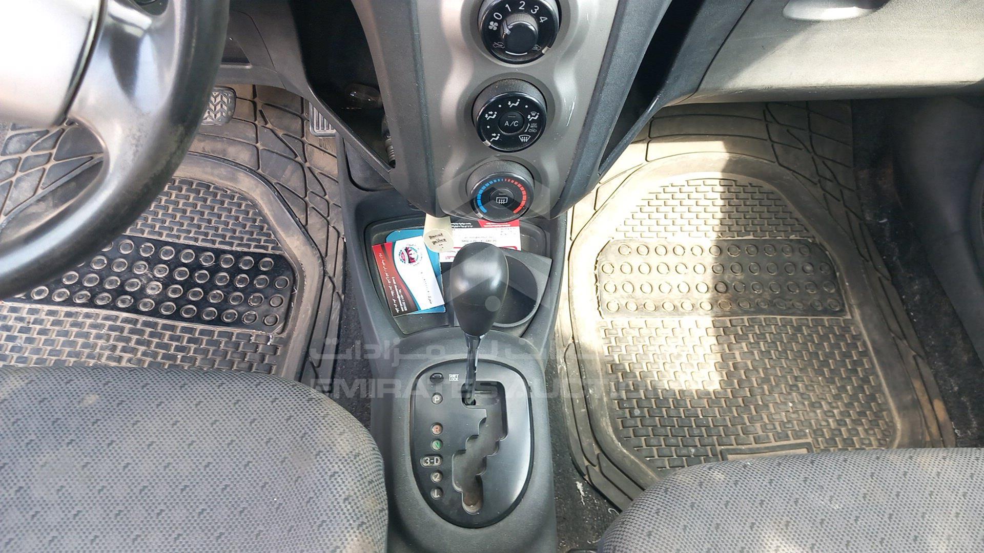 2009 TOYOTA YARIS VIN: JTDKW923795125841