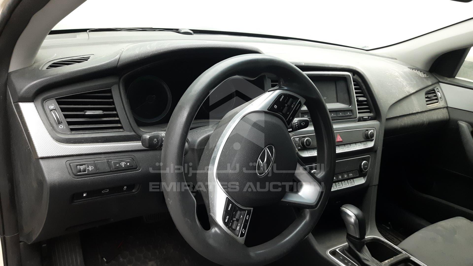 2019 HYUNDAI SONATA HYBRID VIN: KMHE24136KA093096