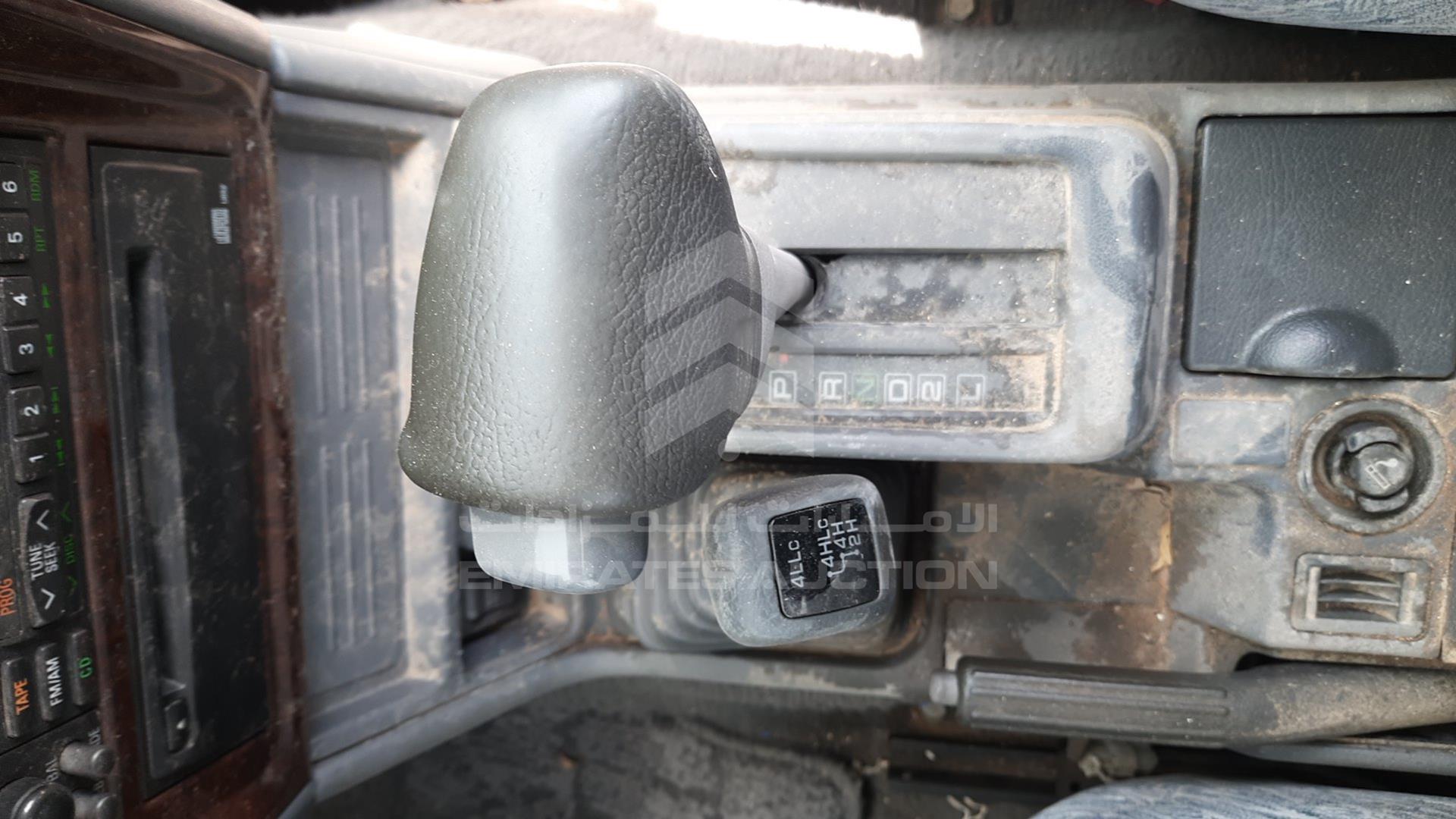 2000 MITSUBISHI PAJERO VIN: JMY0RV230YJ704792