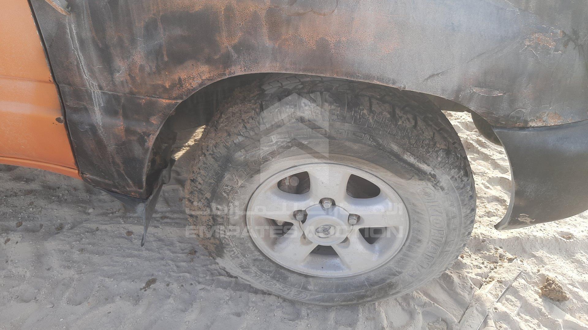 2006 TOYOTA LAND CRUISER VIN: JTEHJ09J065147342