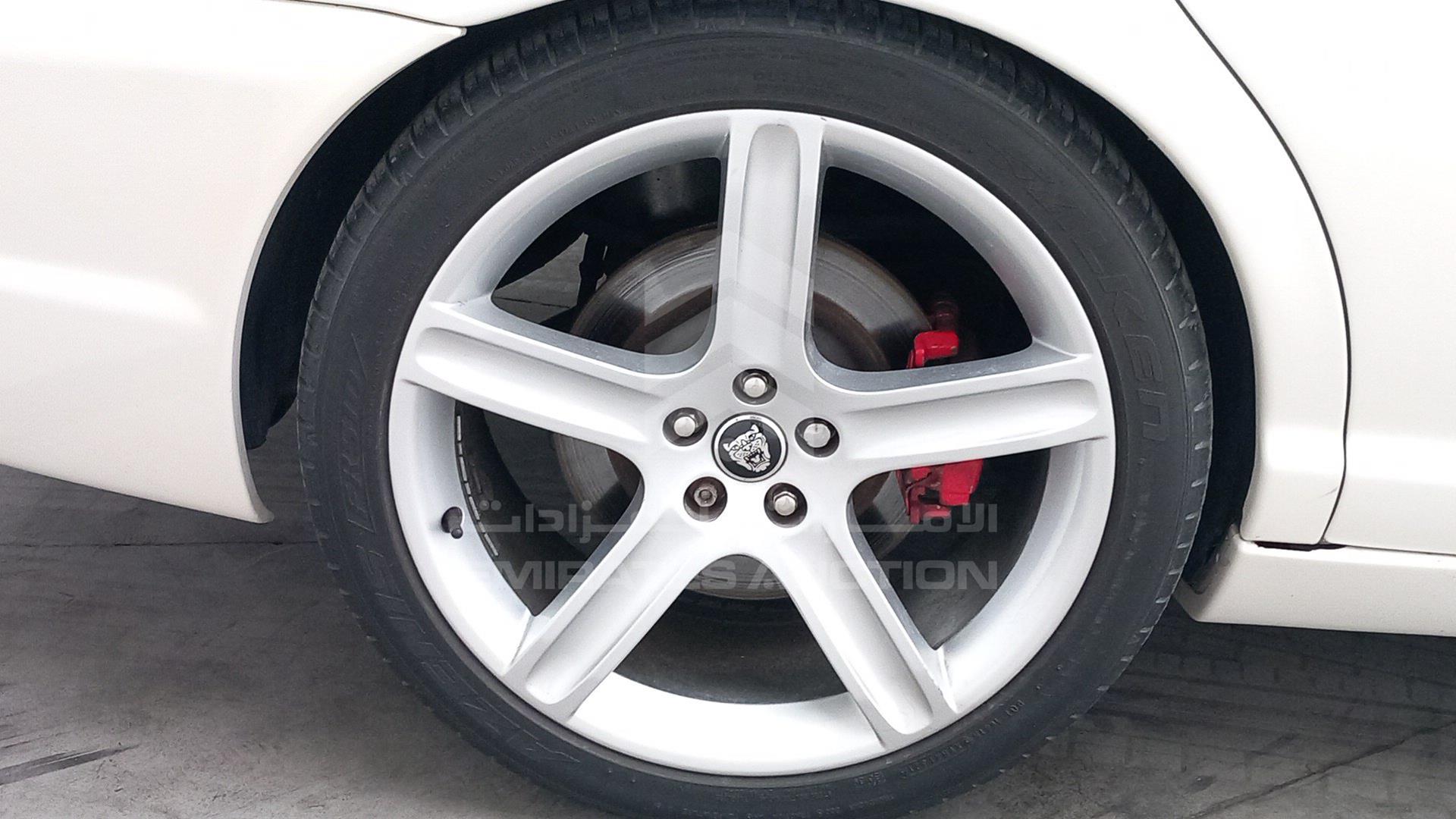2008 JAGUAR X J 8 VIN: SAJAA89F58SH25430