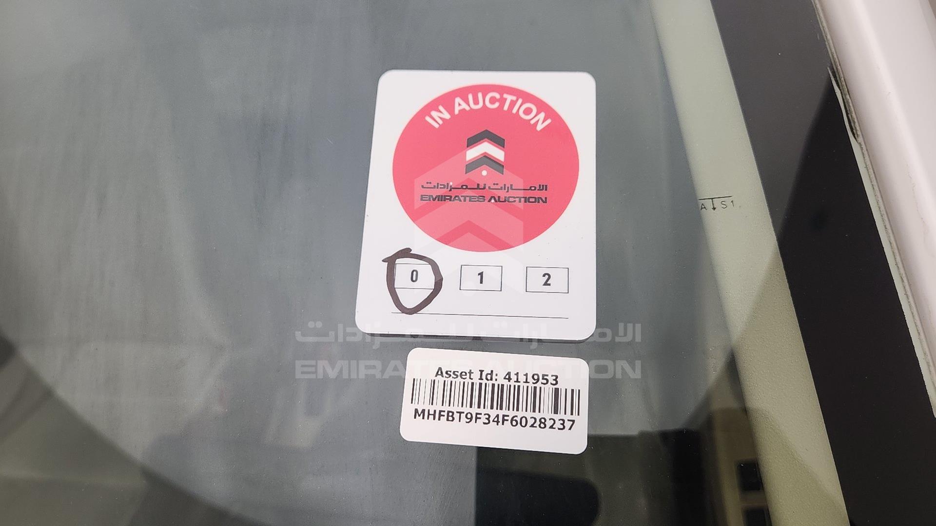2015 TOYOTA YARIS VIN: MHFBT9F34F6028237
