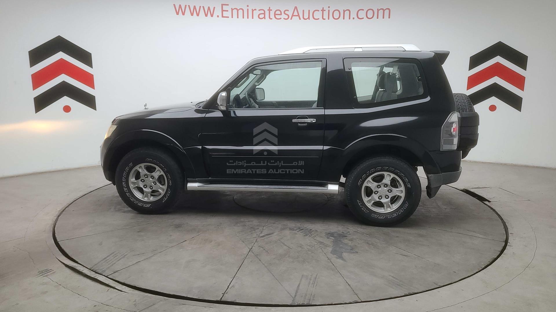 2009 MITSUBISHI PAJERO VIN: JMYMRV83W9J707496