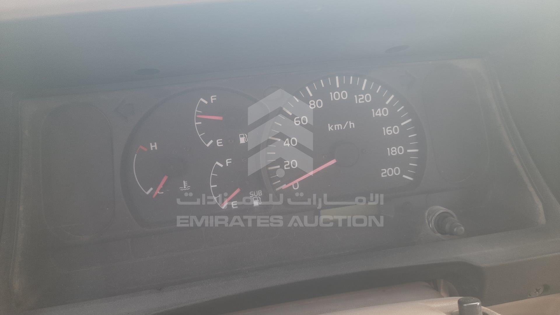 2000 TOYOTA LAND CRUISER PICKUP VIN: JTFLJ71J4Y8000999
