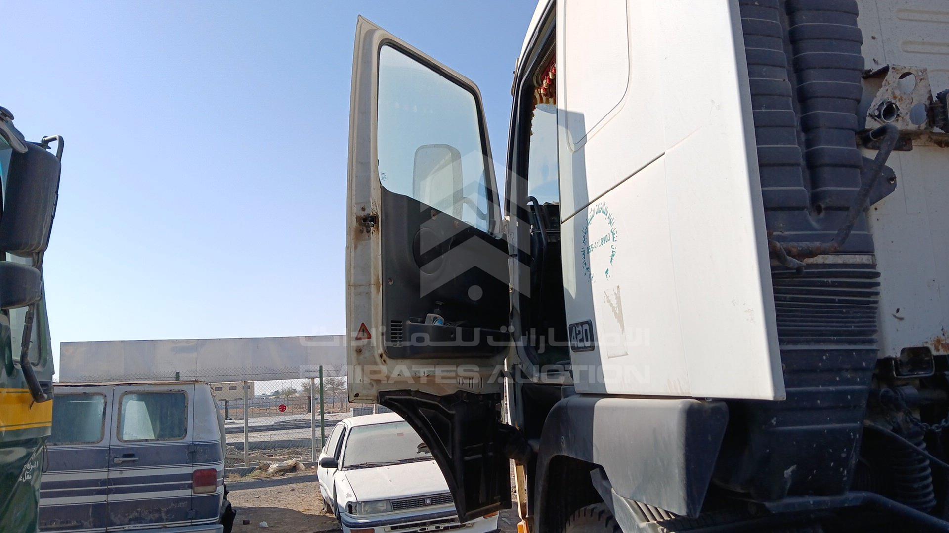 1998 VOLVO FH 12 VIN: YV2A4B3D3WA279407