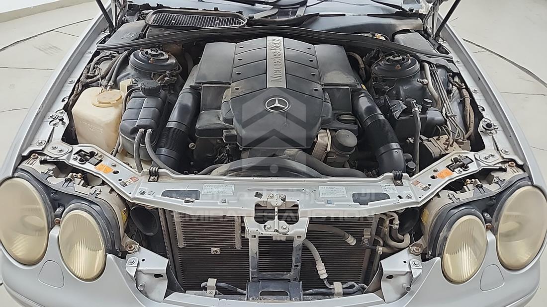 مرسيدس سى ال 600 2002 — خليج المحرك — صورة 26