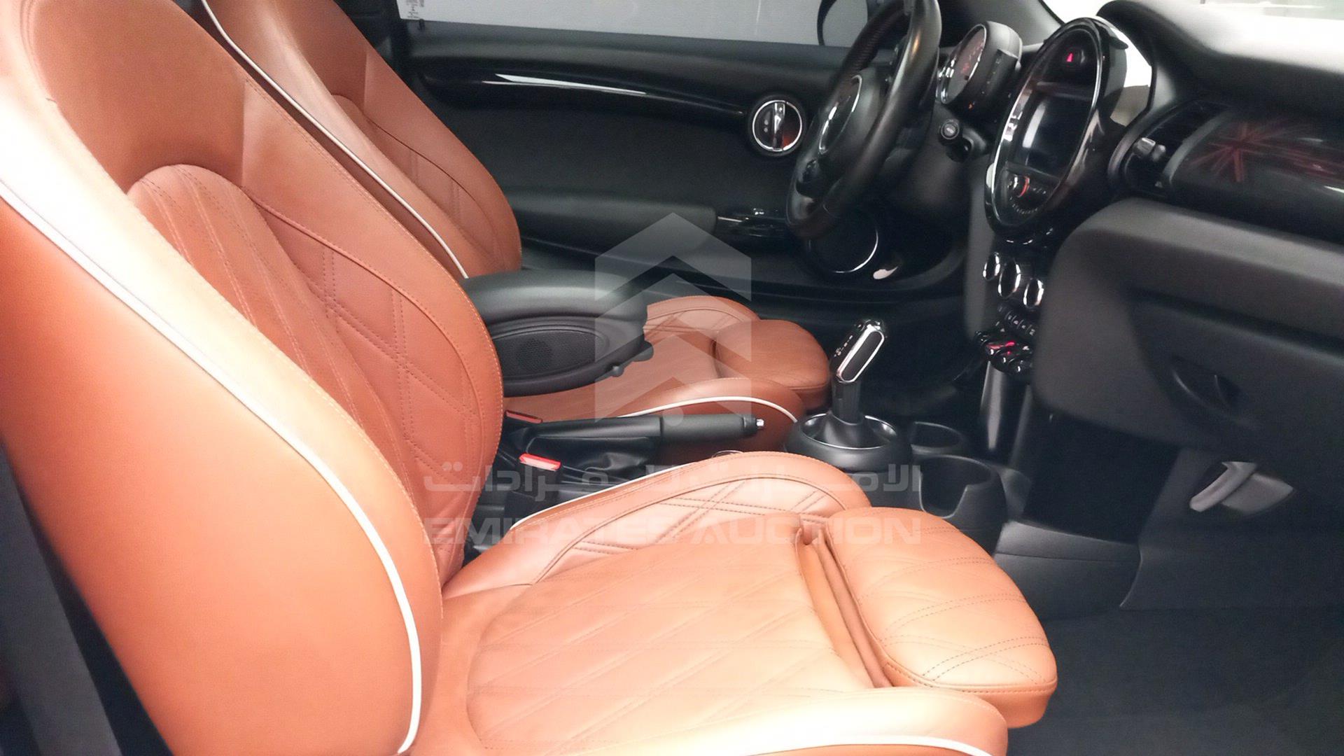 2020 MINI COOPER S VIN: WMWXR5A0XLTR82894