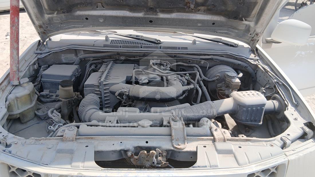 2010 Nissan Navara — Engine Bay — Photo 27