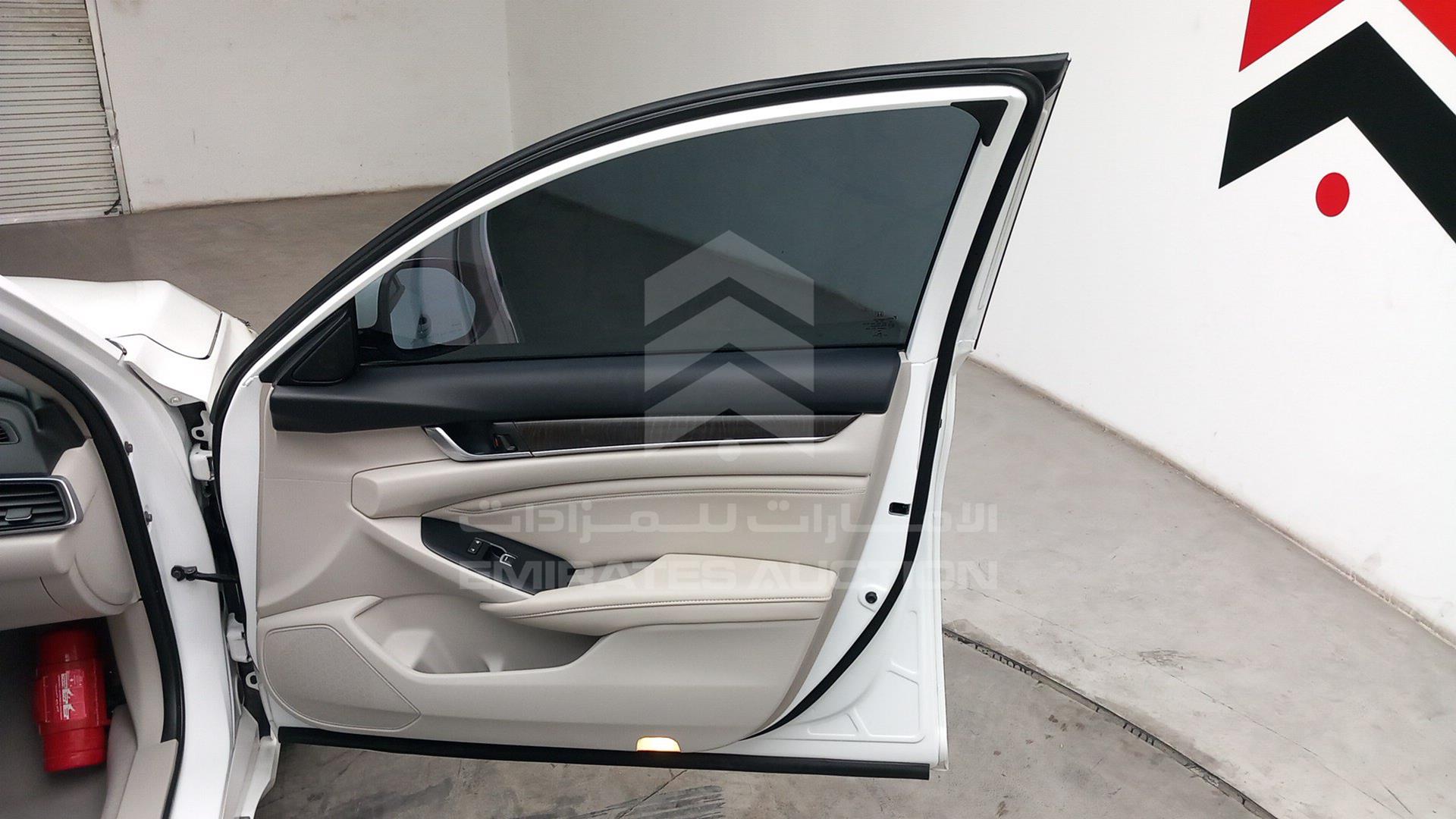 2022 HONDA ACCORD VIN: 1HGCV1661NA600576
