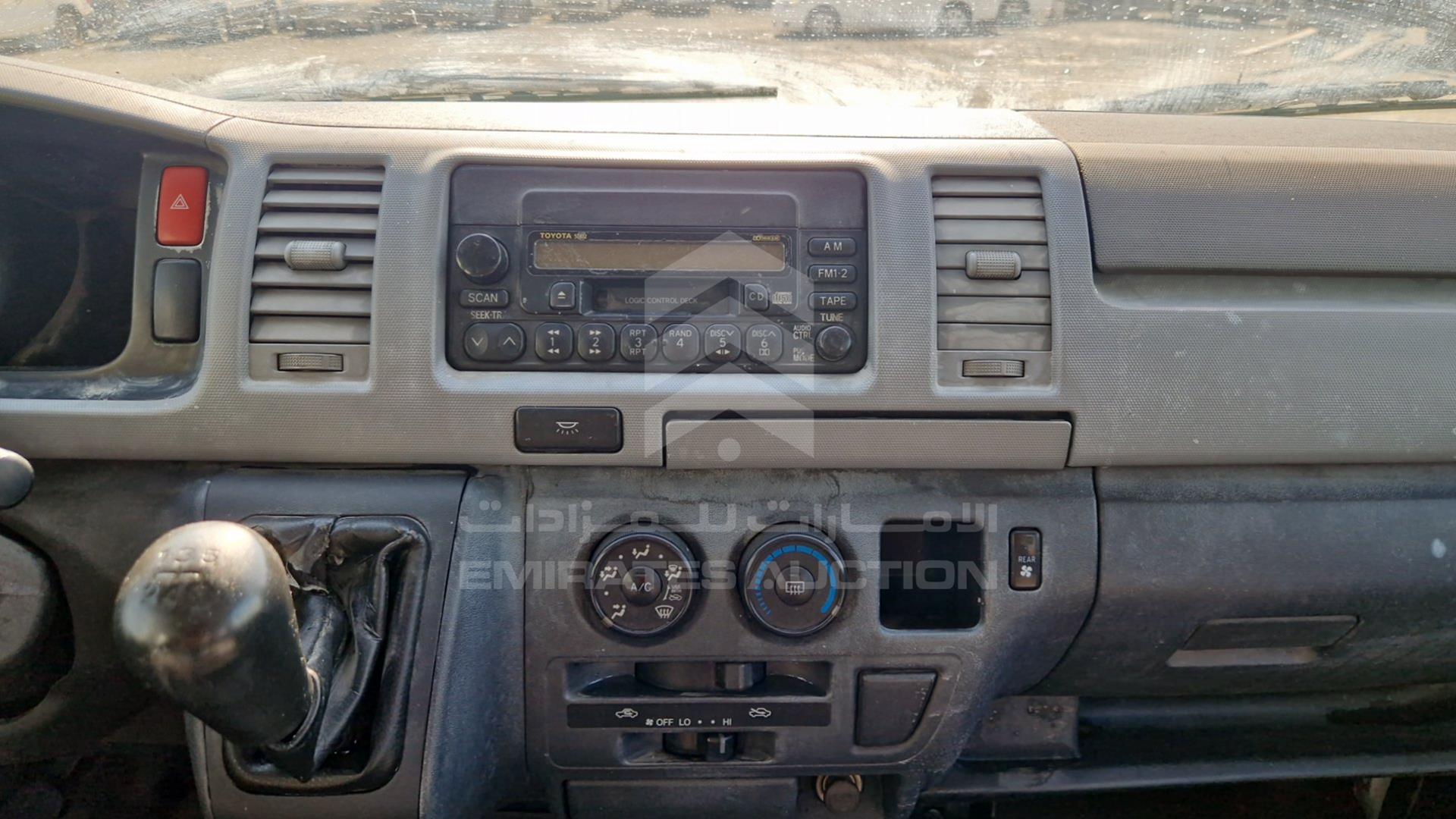2011 TOYOTA HIACE VIN: JTGJX02P9B0040044