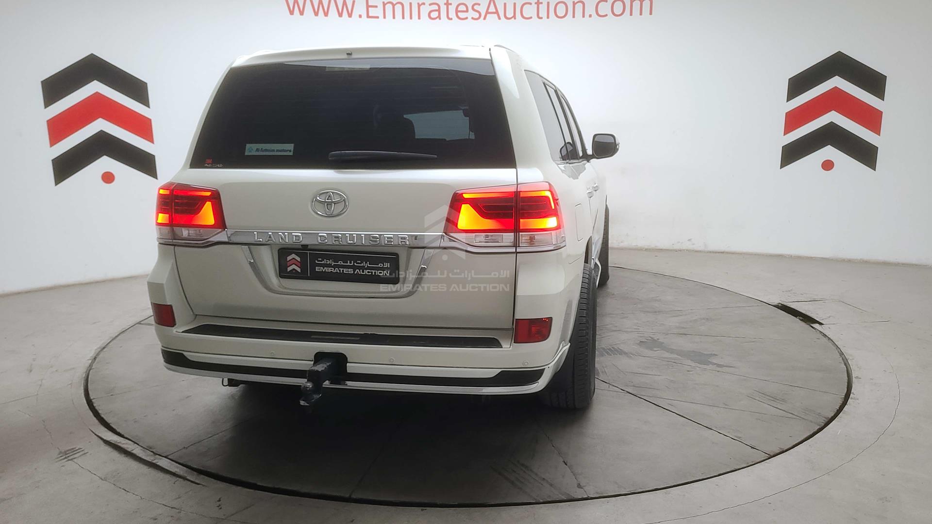 2016 TOYOTA LAND CRUISER VIN: JTMHY05J6G4036341