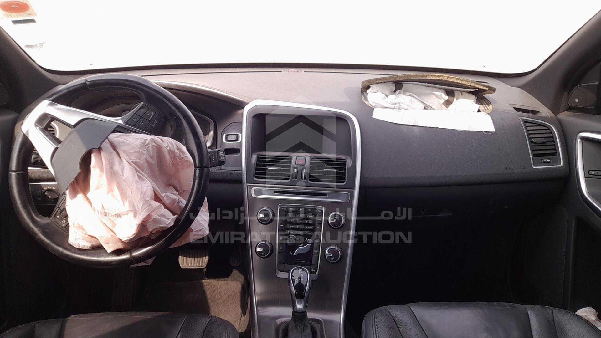 2014 VOLVO XC 60 VIN: YV147HDZ0E2558389