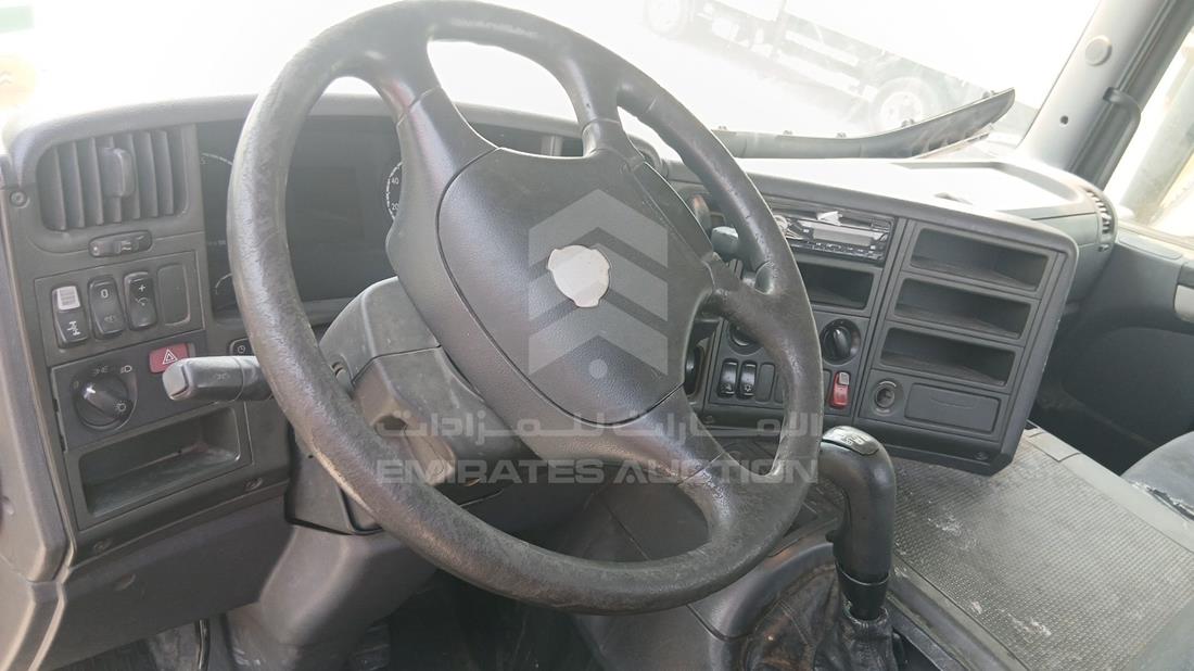 2011 Scania P 340 — Steering & Mounted Controls — Photo 14