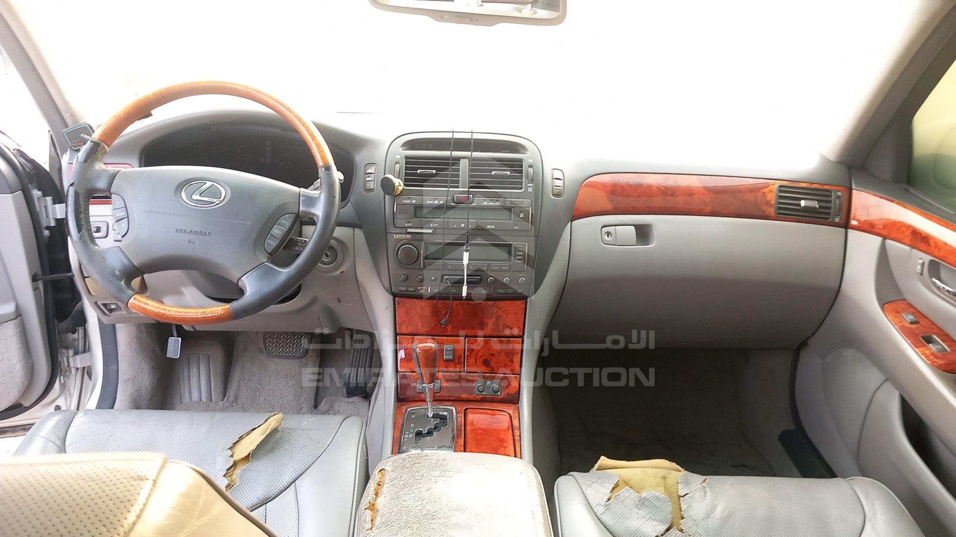2005 LEXUS LS 430 VIN: JTHBN36F155001528
