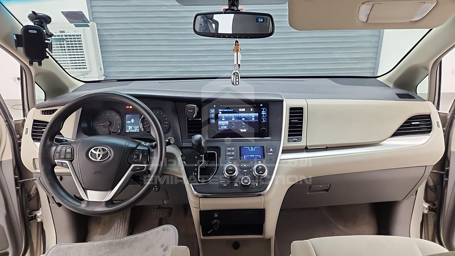 2015 TOYOTA SIENNA VIN: 5TDJK3DC1FS094786