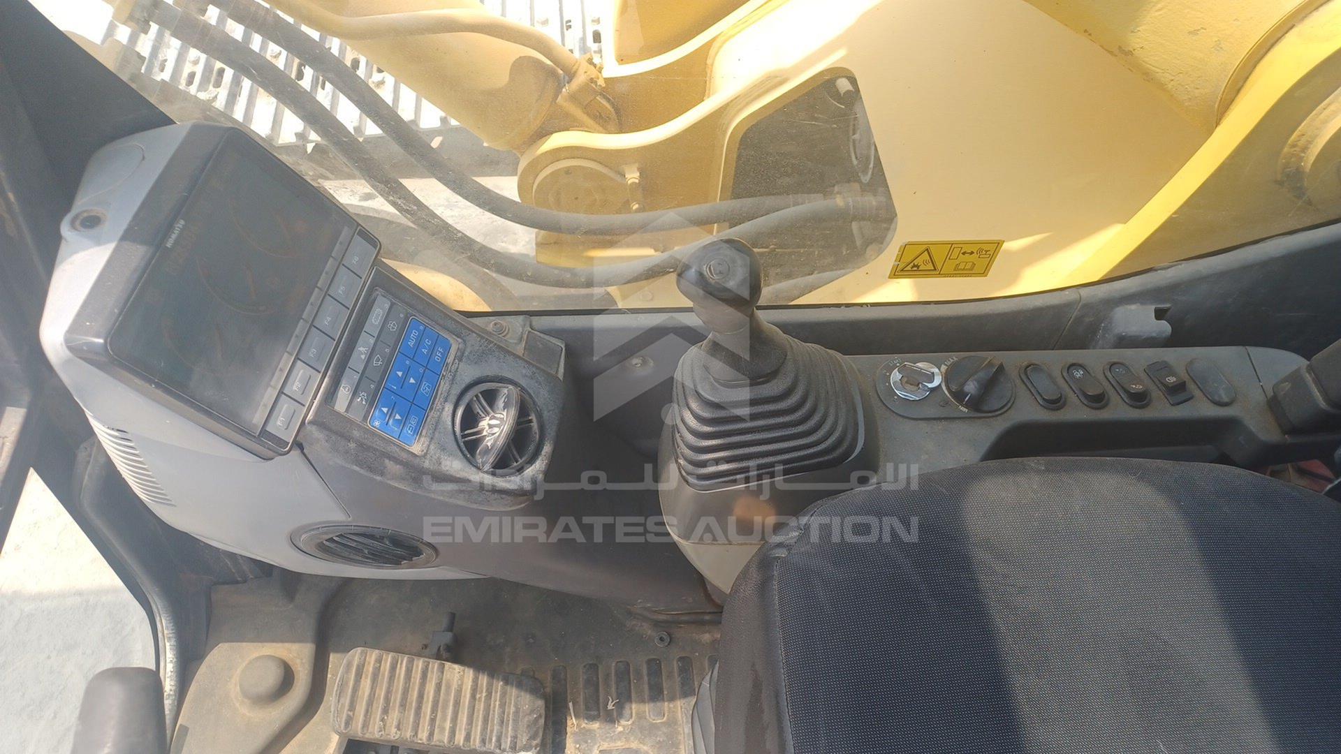 2012 KOMATSU PC400-8 VIN: KMTPC192T02071036