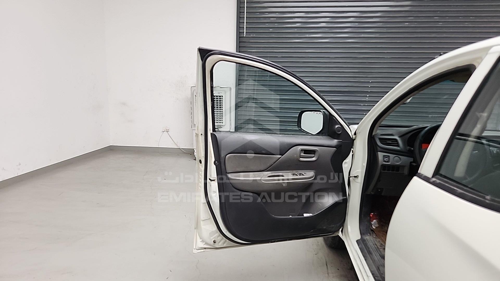 2016 MITSUBISHI L 200 VIN: MMBJNKJ40GH006158