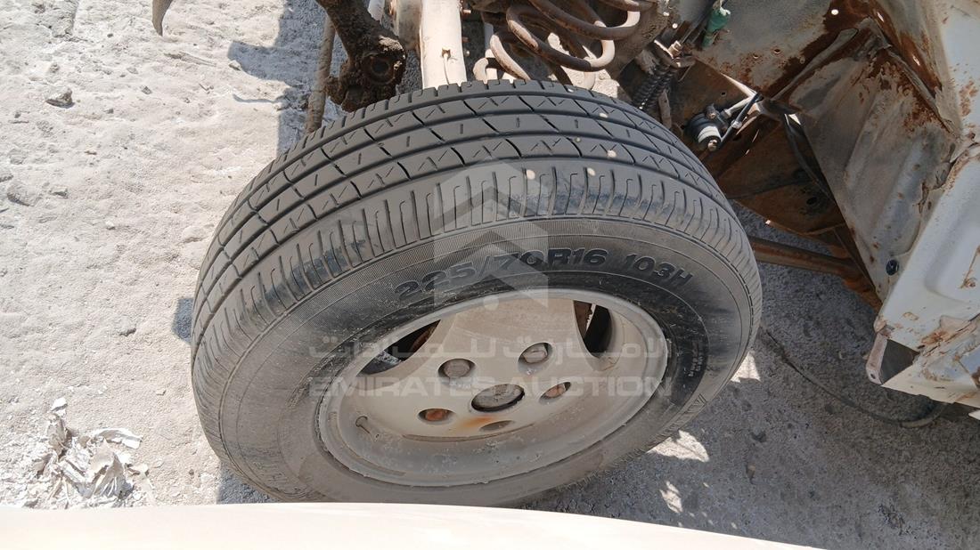 رنج روفر سبورت 1993 — الإطار الأمامي الأيسر — صورة 32