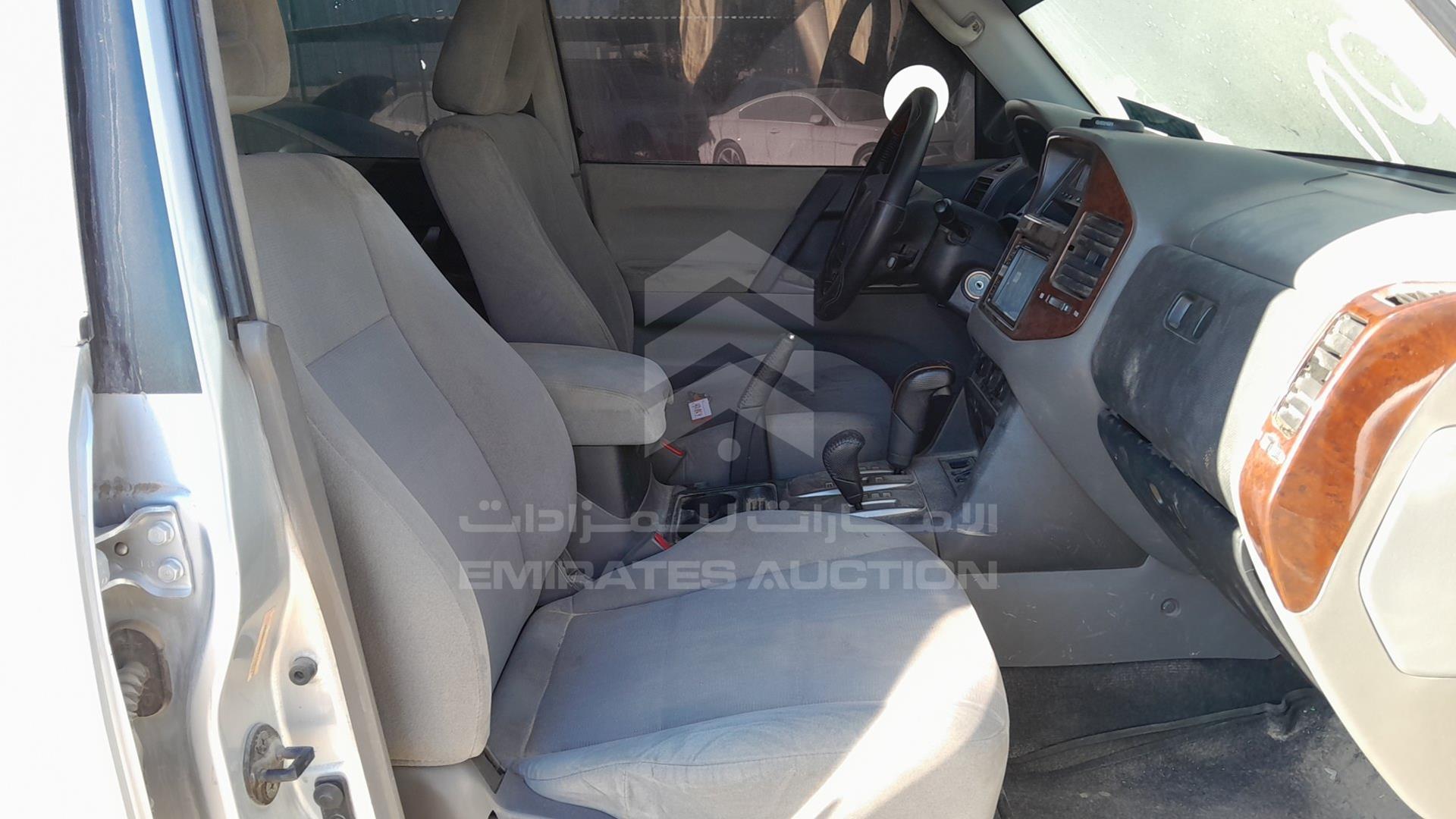 2004 MITSUBISHI PAJERO VIN: JE4MR62R04J702153
