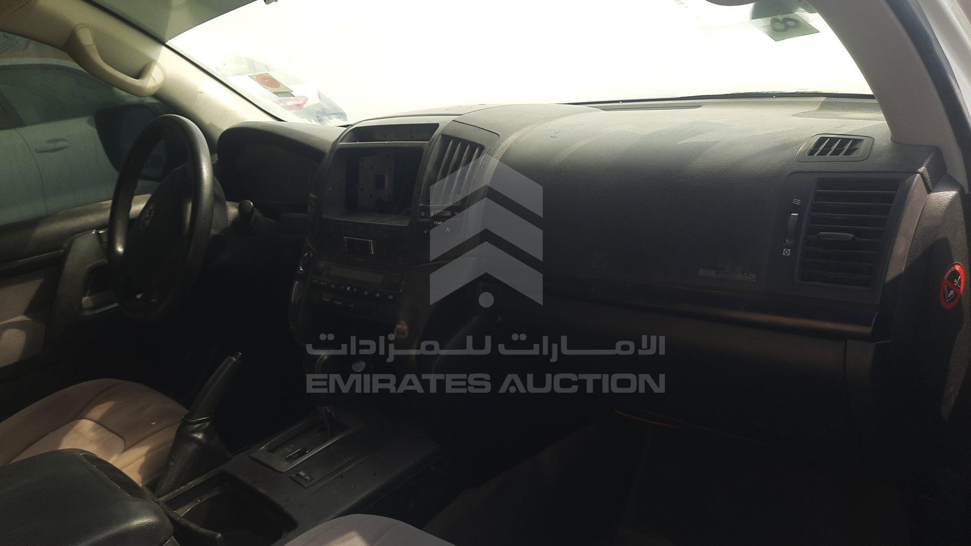 2011 TOYOTA LAND CRUISER VIN: JTMDU09J8B4032305