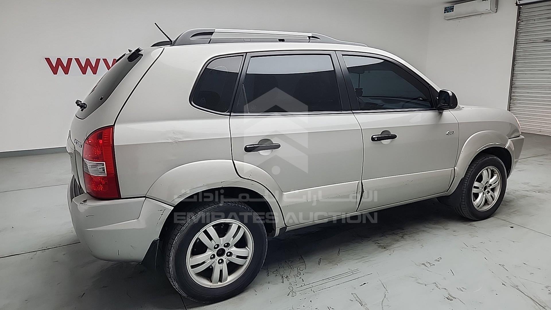 2008 HYUNDAI TUCSON VIN: KMHJM81B28U818546