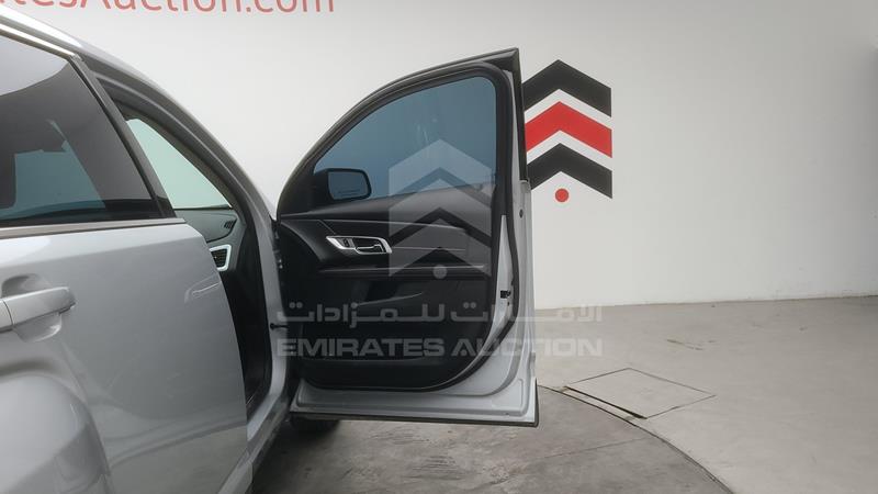 2GKAL8EKXF6303229 Auction: EmiratesAuction Lot: 412016 2GKAL8EKXF6303229 GMC Terrain 2015 SILVER Photo 38
