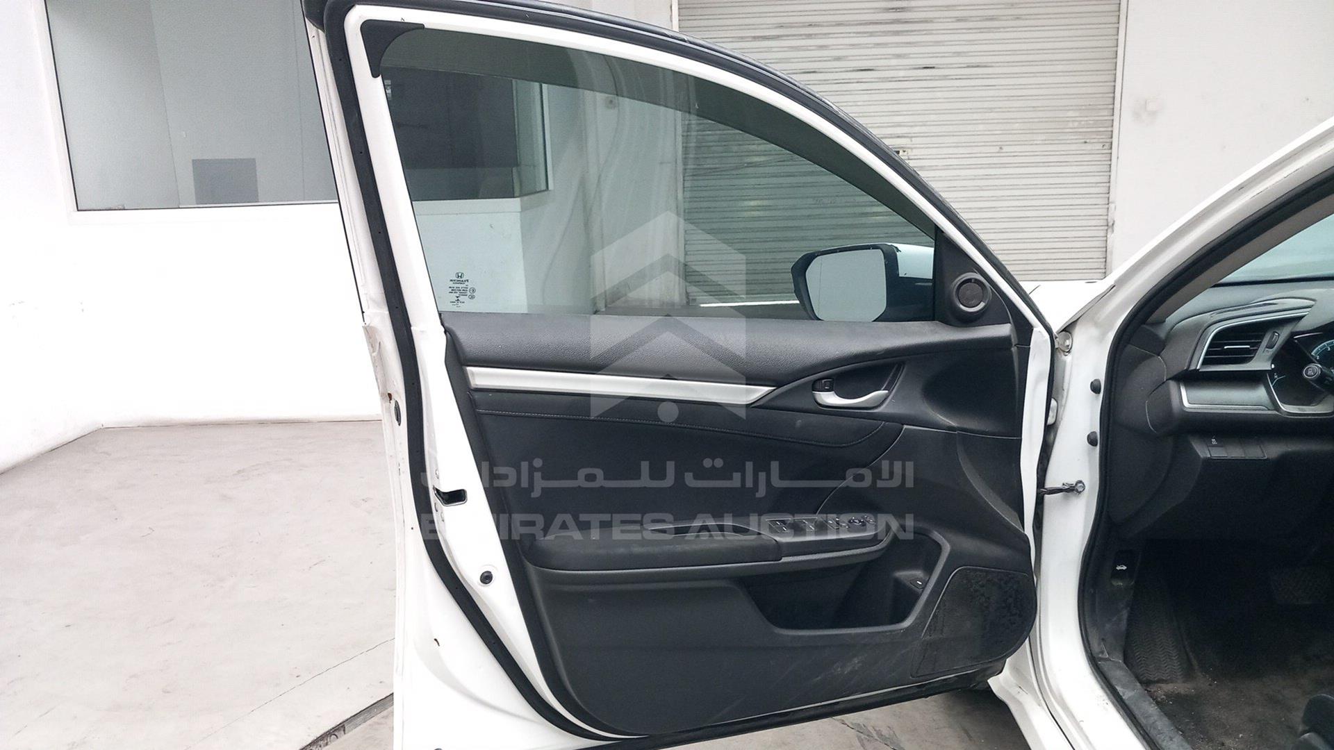 2018 HONDA CIVIC VIN: 2HGFC2F72JH501715