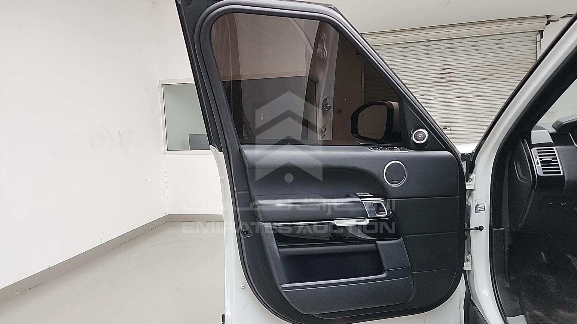 2016 RANGE ROVER VOGUE VIN: SALGA2DF3GA298871