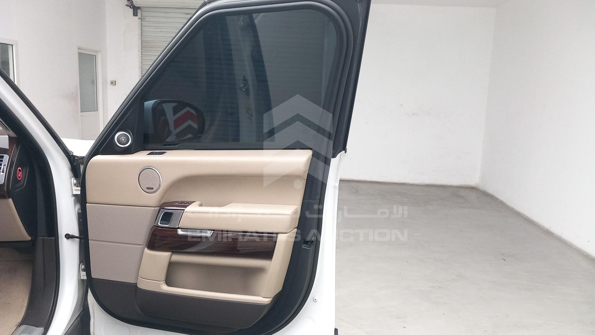 2014 RANGE ROVER VOGUE VIN: SALGA2EF0EA174181