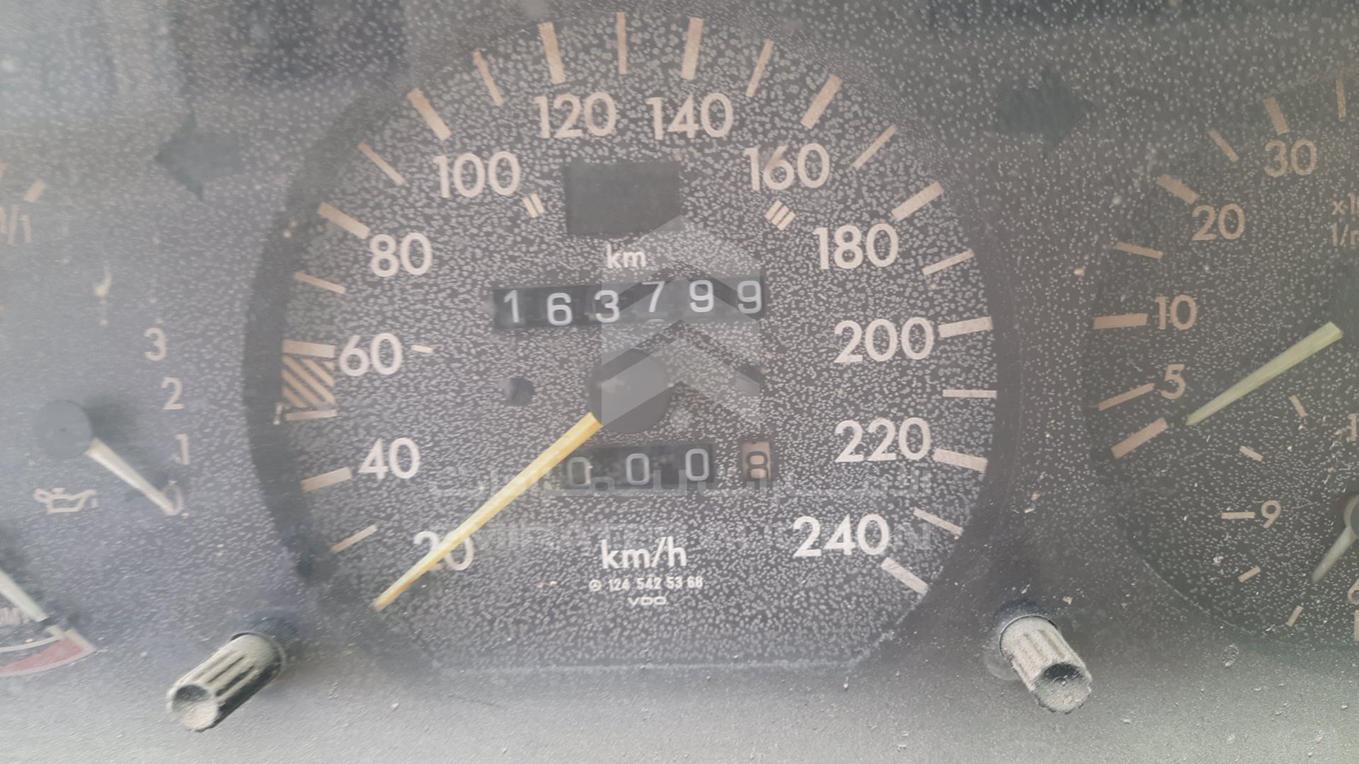 1989 MERCEDES E500 VIN: WDB1240301A923988