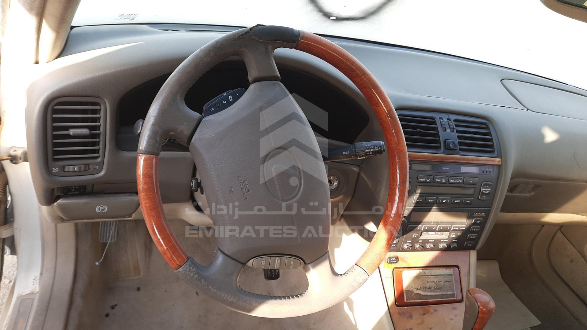 1998 LEXUS LS400 VIN: JT8BH28F6W0132404