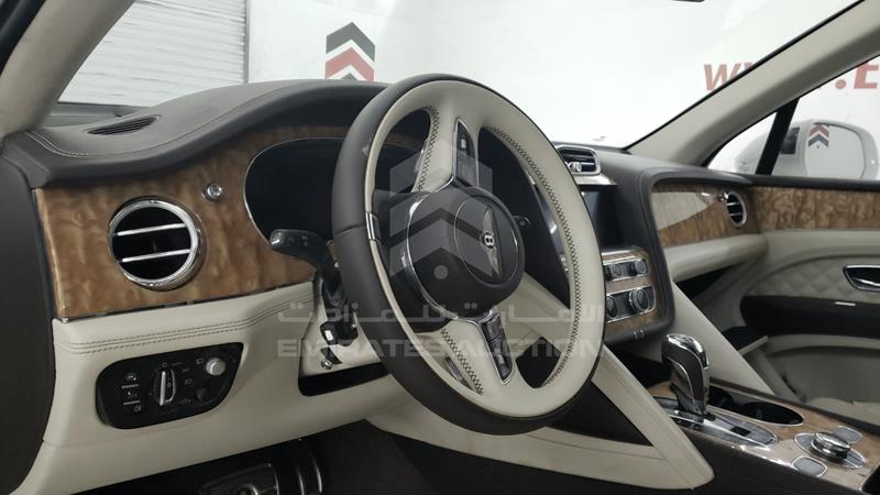 SJAAM2ZV0NC039794 Auction: EmiratesAuction Lot: 405218 SJAAM2ZV0NC039794 Bentley Bentayga 2022 WHITE Photo 10
