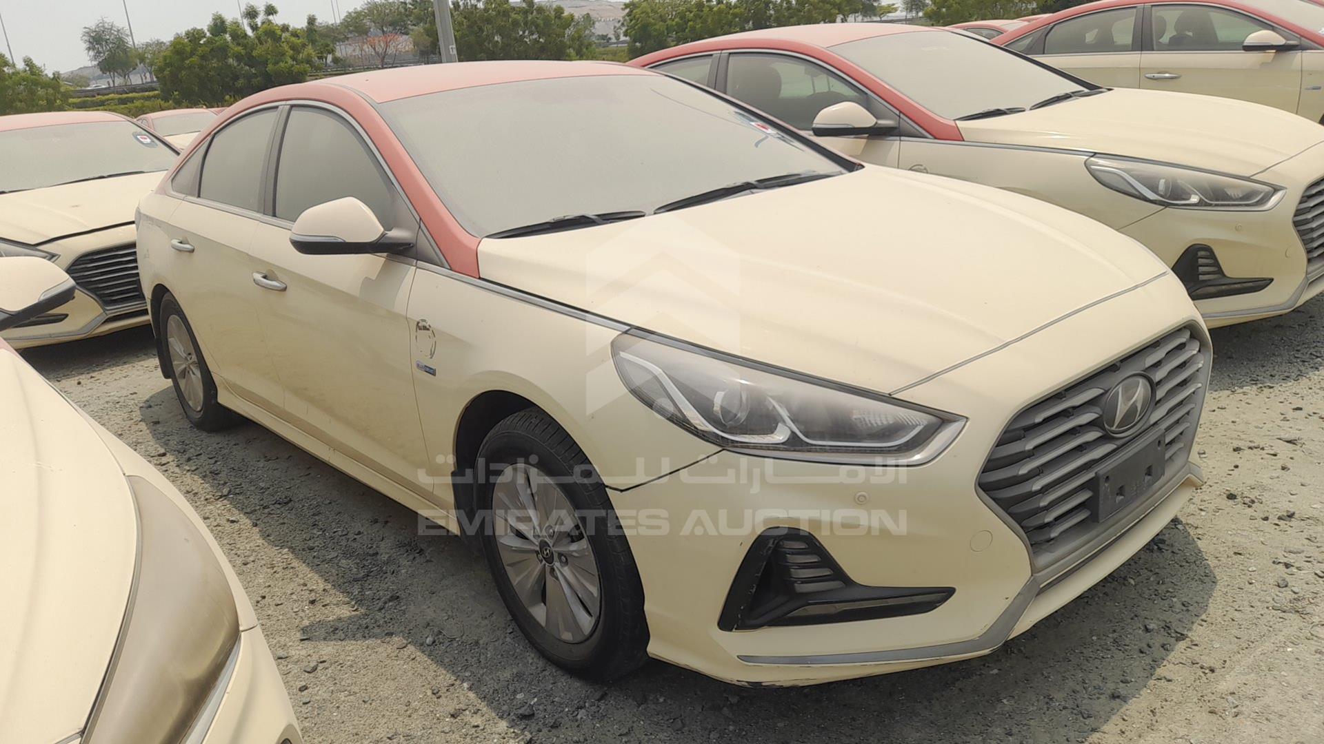 2018 HYUNDAI SONATA VIN: KMHE24132JA082126