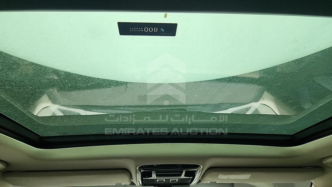 2016 Range Rover HSE — Sun Roof View — Photo 16